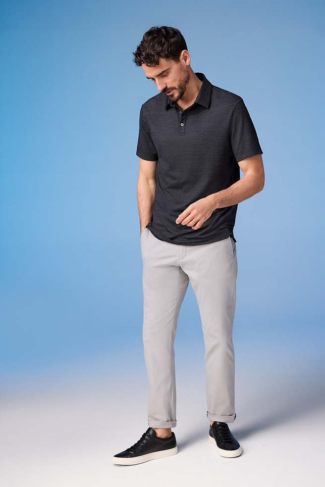 Man wearing Airknitx Polo